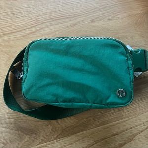 ORIGINAL Lululemon Everywhere Belt Bag